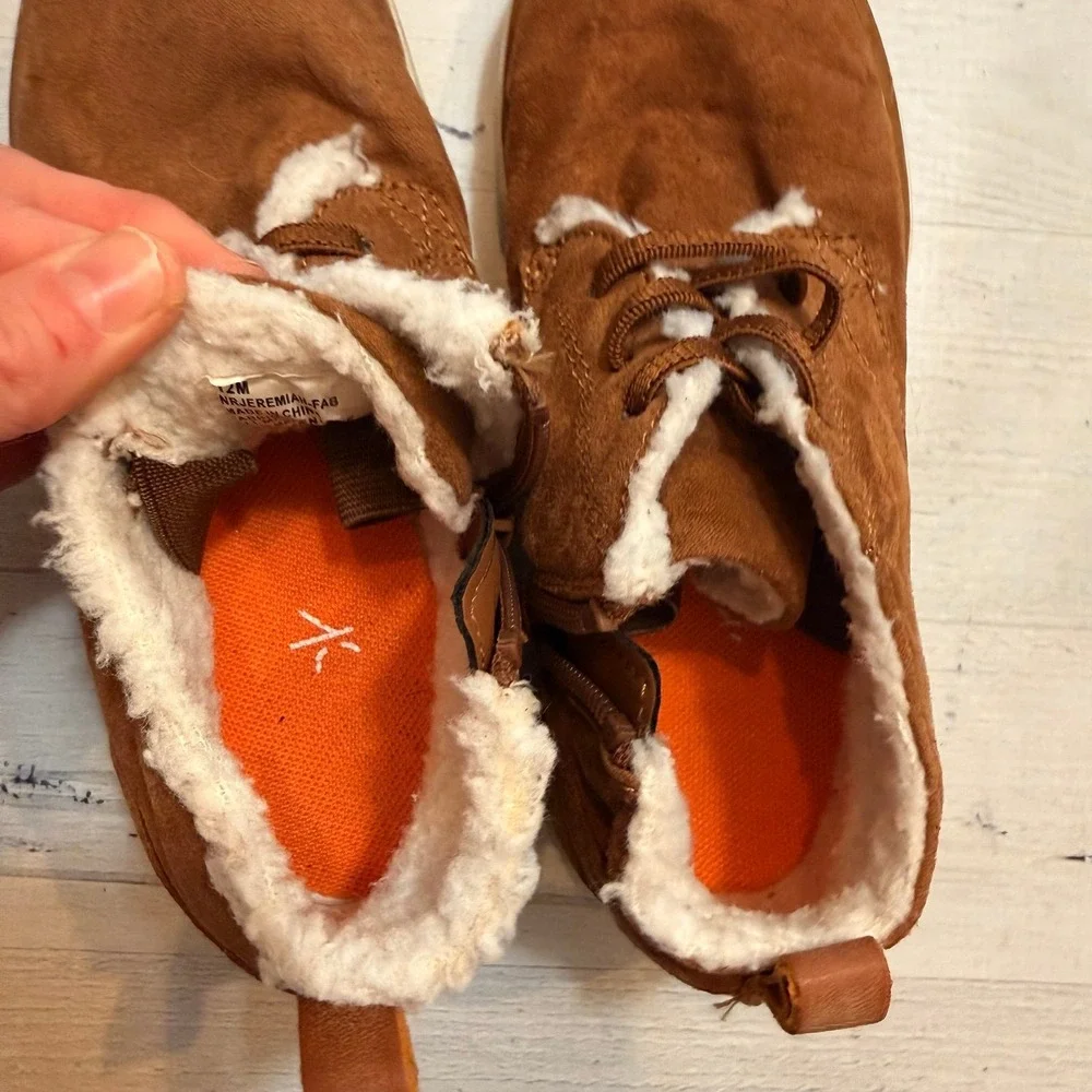 Sherpa lined‎ brown boots little kids size 12
